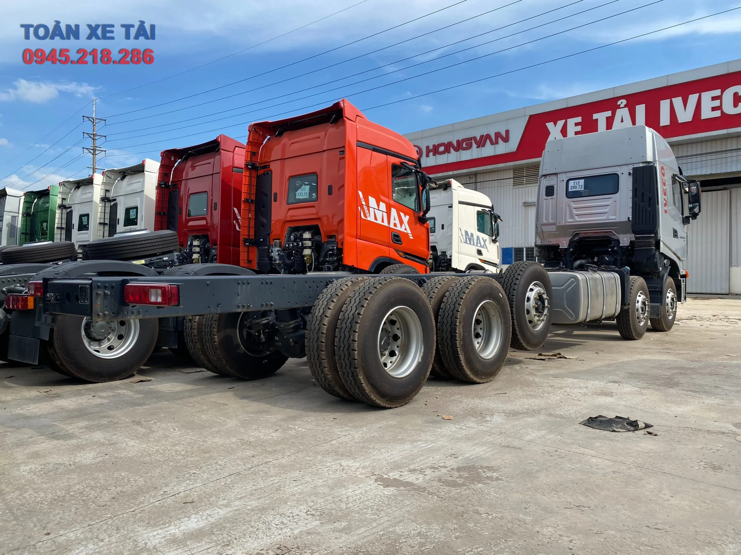 Xe tải 5 chân thùng Hongyan Iveco Genlyon 